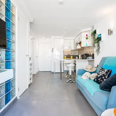 B16 Windsor Park, Exclusive Sea View, Heated Pool Апартаменти