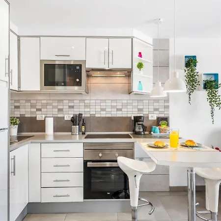 B16 Windsor Park, Exclusive Sea View, Heated Pool