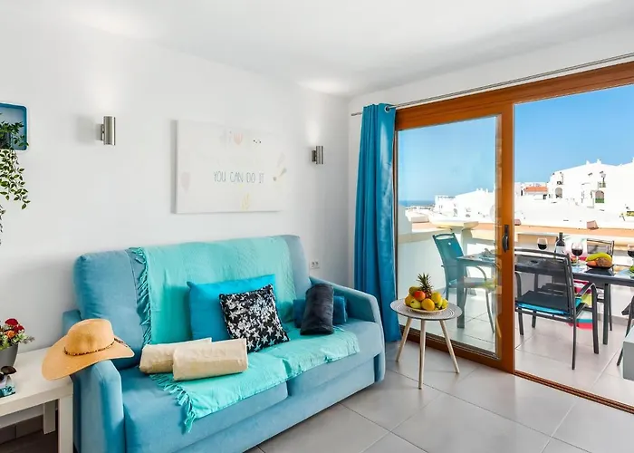 B16 Windsor Park, Exclusive Sea View, Heated Pool Адехе