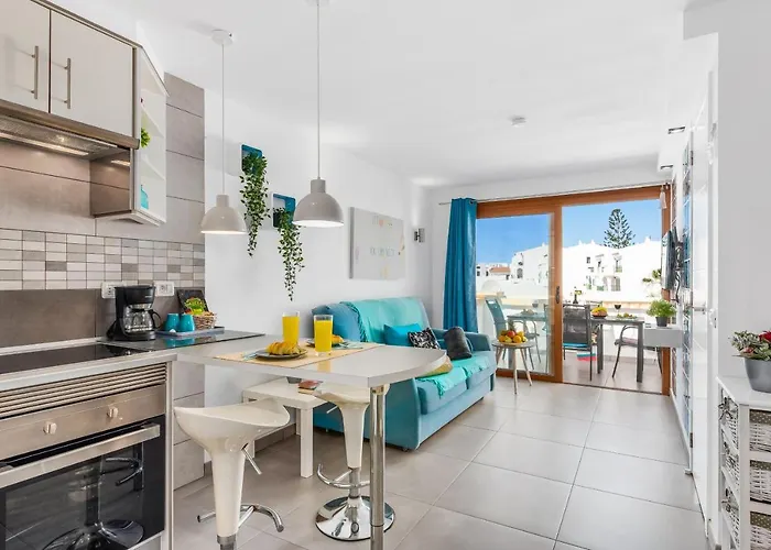 Апартаменти B16 Windsor Park, Exclusive Sea View, Heated Pool *