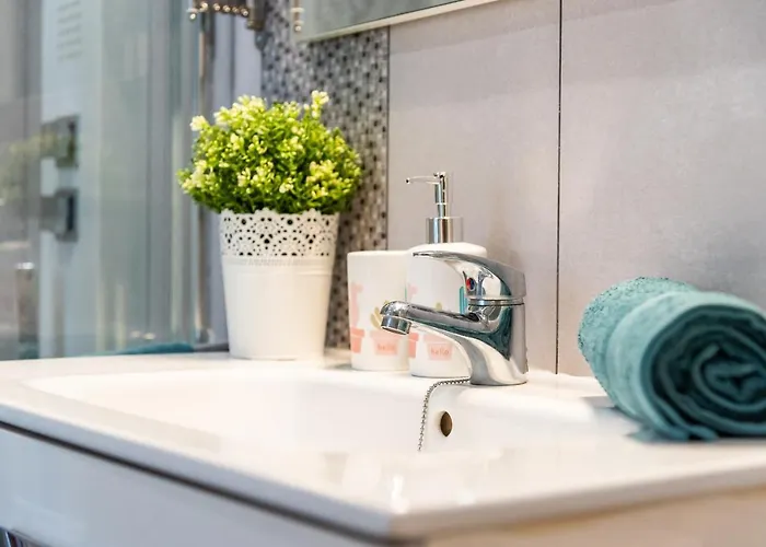 Апартаменти B16 Windsor Park, Exclusive Sea View, Heated Pool Адехе