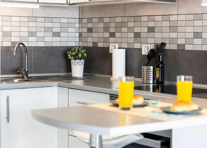 B16 Windsor Park, Exclusive Sea View, Heated Pool Апартаменти