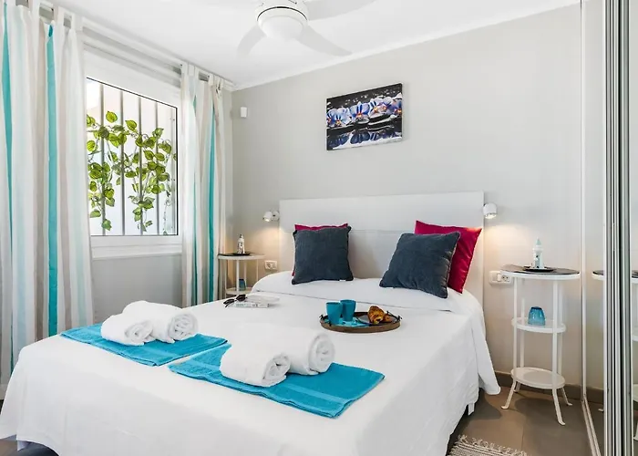 B16 Windsor Park, Exclusive Sea View, Heated Pool Апартаменти