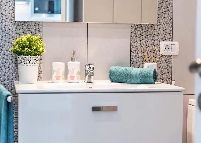 B16 Windsor Park, Exclusive Sea View, Heated Pool