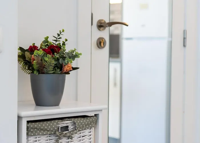 B16 Windsor Park, Exclusive Sea View, Heated Pool * Адехе