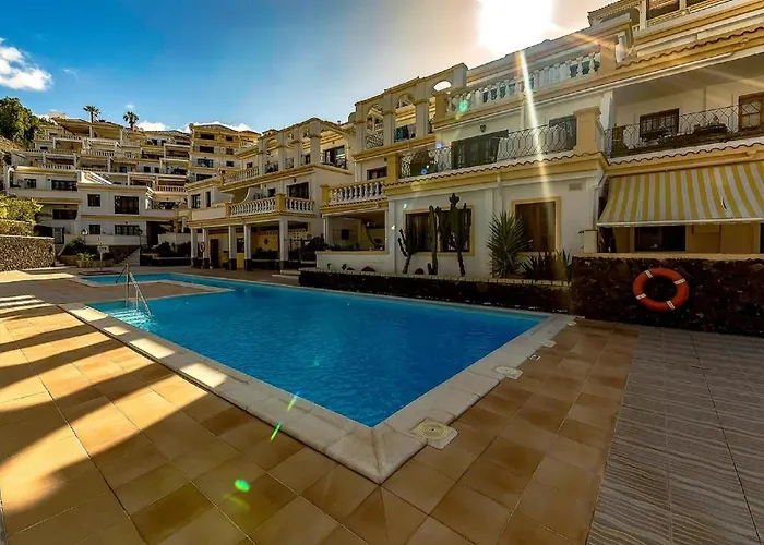 B16 Windsor Park, Exclusive Sea View, Heated Pool Апартаменти