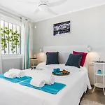 B16 Windsor Park, Exclusive Sea View, Heated Pool Appartamento