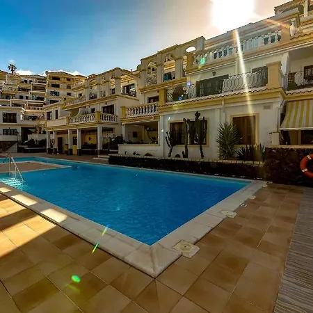 B16 Windsor Park, Exclusive Sea View, Heated Pool Lejlighed